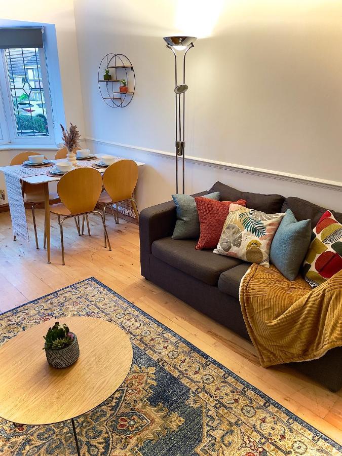 Charming Home In Уелингбъро Екстериор снимка